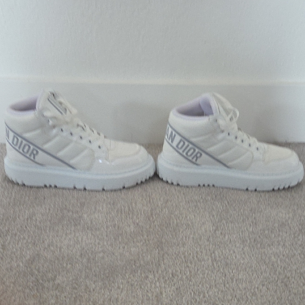 Dior White High-Top Sneakers - Picture 6 of 7